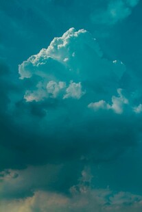 天空中的梦幻云朵