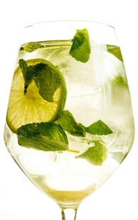 清新薄荷柠檬鸡尾酒