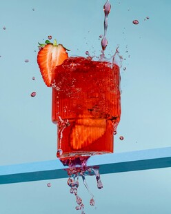 草莓果冻坠落瞬间