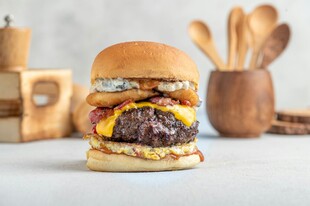 美味双层牛肉汉堡