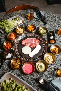 丰盛日式火锅食材拼盘