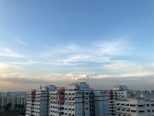 城市高楼与美丽天空景色