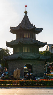 扬州四望亭中式古建筑塔楼景观