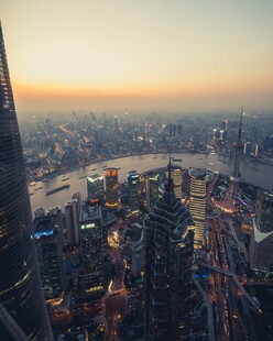 上海城市天际线黄昏美景