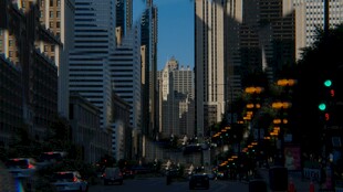 繁华都市街景