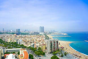海滨城市美丽天际线景观