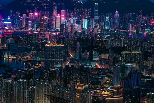 繁华都市夜景璀璨灯火