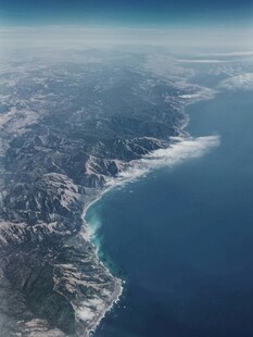 俯瞰海岸线壮丽海景