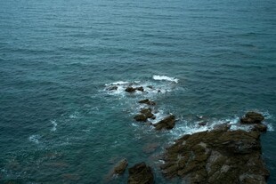 海边礁石