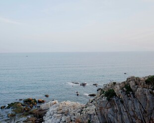 海边岩石景致