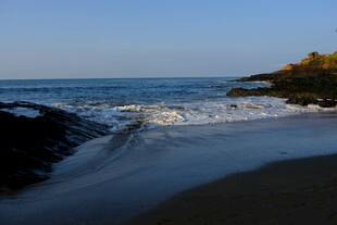海边沙滩海浪美景