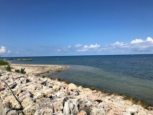 蔚蓝大海与晴空