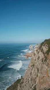 悬崖边的壮阔海景