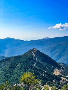 壮丽山峦美景