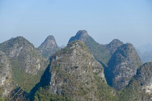 壮丽群山景观
