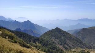 壮丽山峦风景