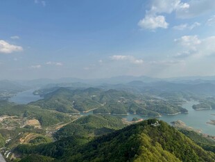 山峦湖泊壮美风光