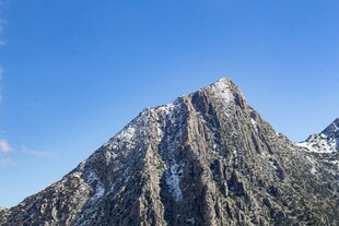 巍峨雪山
