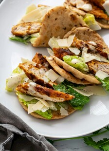 美味鸡肉蔬菜玉米饼