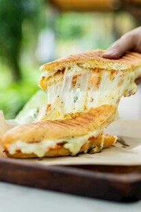 美味芝士夹心饼诱人时刻
