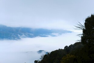 山间云海美景