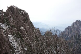 巍峨壮丽的高山景观