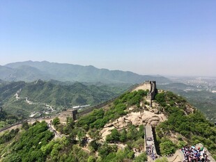 俯瞰雄伟壮丽的万里长城
