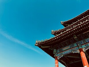 中式古建筑屋檐一角