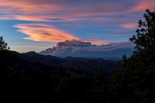 山间绚丽晚霞美景