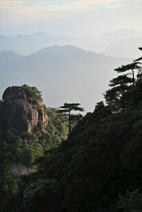 山巅奇景