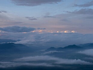山间云海日出美景