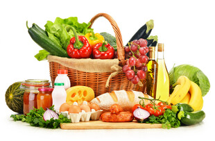 丰盛新鲜的果蔬食材组合