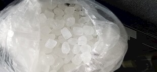 袋装白色颗粒物品