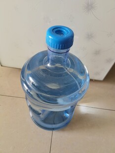 蓝色大水瓶
