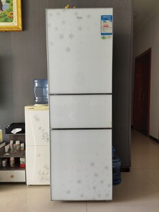 家用三门白色节能冰箱