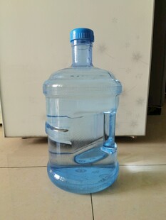 蓝色大水瓶