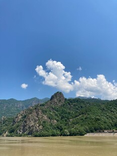 青山碧水蓝天美景