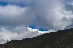 雪山云端美景