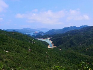 青山绿水间的秀丽风光