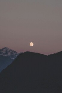 山间升明月