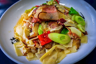 白菜炒腊肉