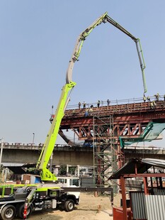 混凝土泵车施工现场作业