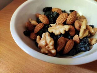 坚果果干混合零食碗