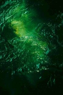 碧绿水波