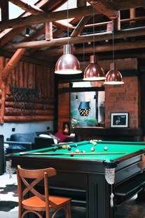 复古风格台球室场景
