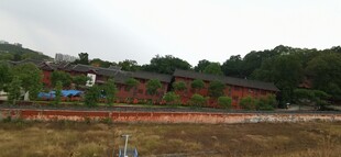 红墙外围
