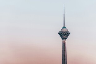 高耸电视塔
