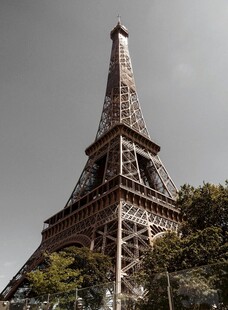埃菲尔铁塔近景