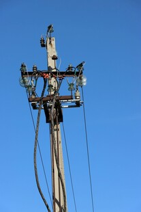 电力工人高空作业