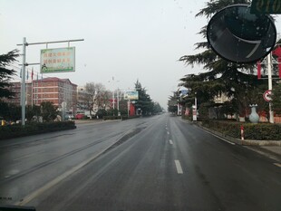 城市空旷道路景象